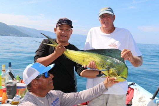 Private Inshore Fishing Adventure in Puerto Vallarta with Snacks