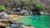 Awesome coastline hike with secluded beaches!