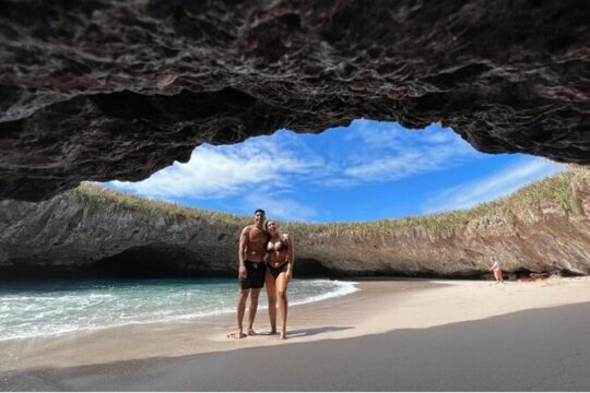 Marietas Islands Tour: enter the hidden beach 100% GUARANTEED