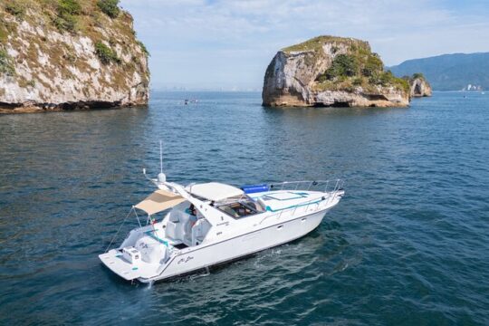 6 Hours Private Yacht in Puerto Vallarta with Snorkeling